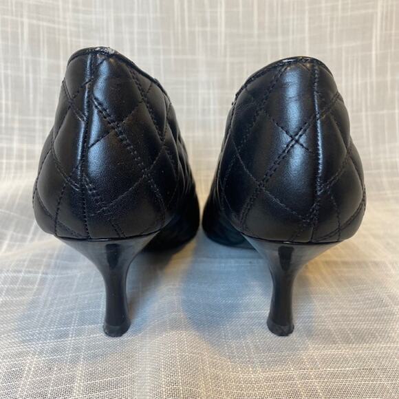BCBG Paris Miera Quilted Black Booties with Kitten Heel Womens 6.5 - Picture 5 of 8